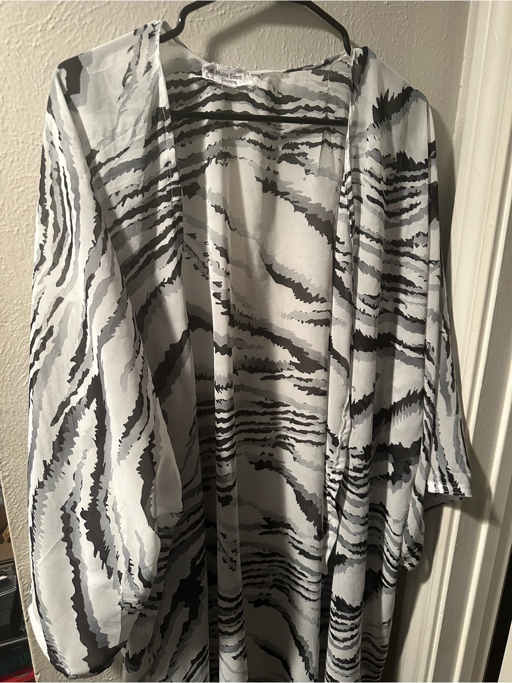 Handmade Unisex Black and White Caftan